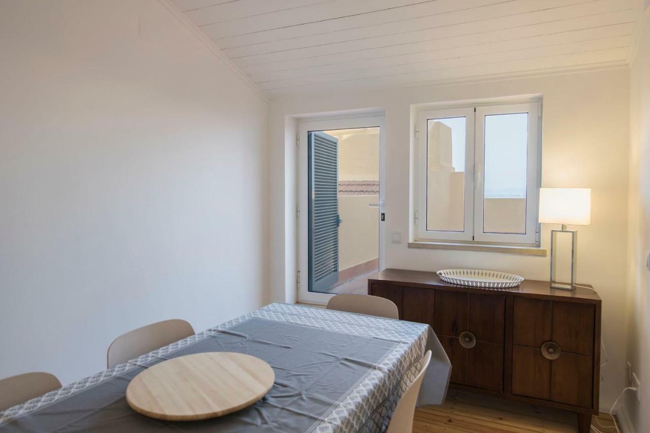 Alfama Terrace W/ Tagus River Views * Lisbon